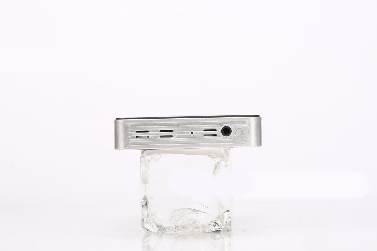 Indoor & Outdoor wireless Projector, WiFi Bluetooth 4.0 Portable LED
