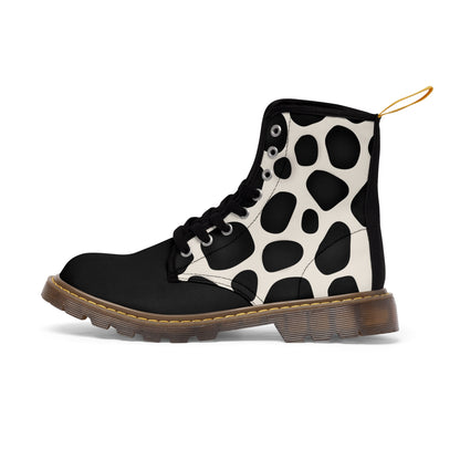 Unisex Canvas Boots, panda pattern, the boots provide soft and comfortable wearing for UNISEX use. They have a breathable foam insole to ensure anti-heat, anti-moisture and anti-corrosion conditions.